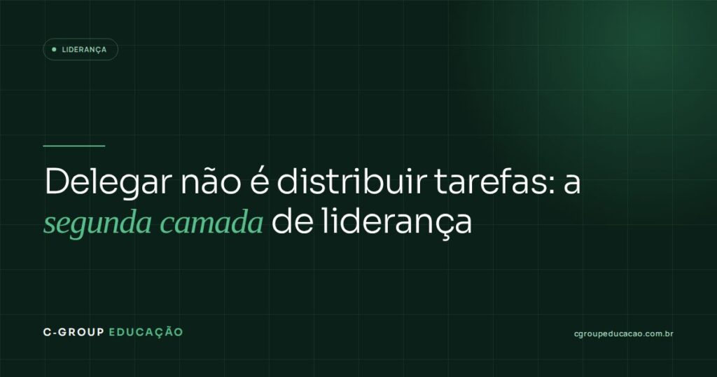 Arte editorial verde-escura com o título do artigo sobre delegar responsabilidade